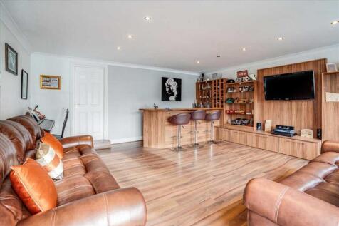 Family Room (2)
