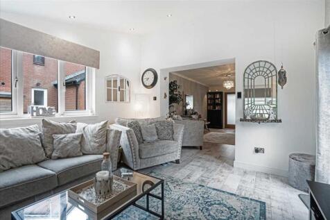 Family Room (2)