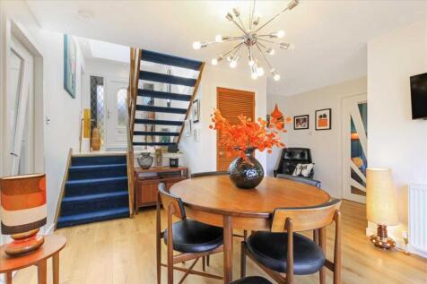 Dining Area (2)
