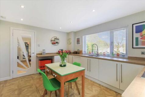 Kitchen Dining (2)