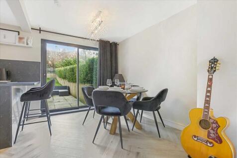 Dining Area (1)