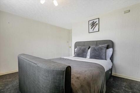 Bedroom One (2)