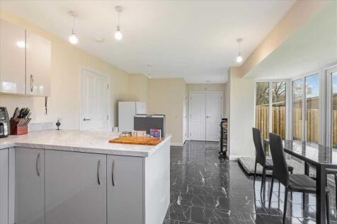 Kitchen Area (2)