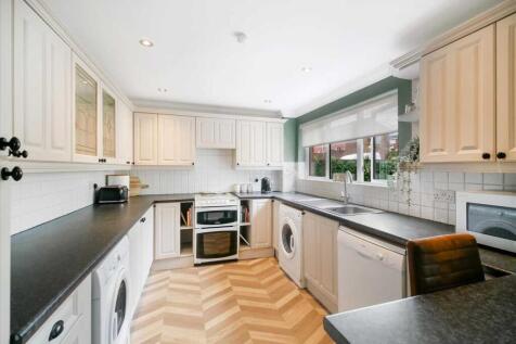 Breakfasting Kitchen