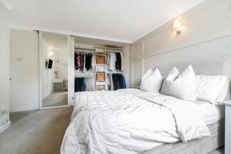 Bedroom One (2)