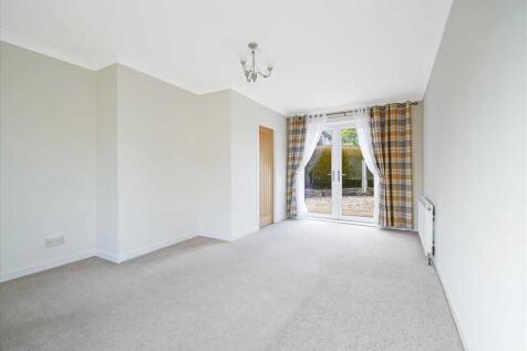 Dining Area (2)