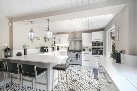 Breakfasting Kitchen