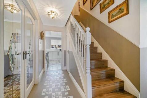 Entrance Hallway (2)