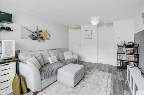 Lounge Dining (2)