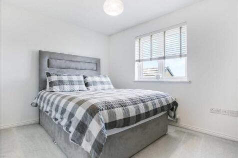 Master Bedroom (1)