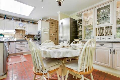 Kitchen Dining (2)