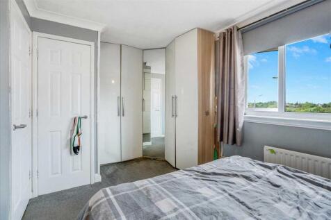 Bedroom One (2)