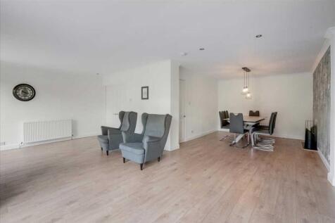 Lounge Area (3)