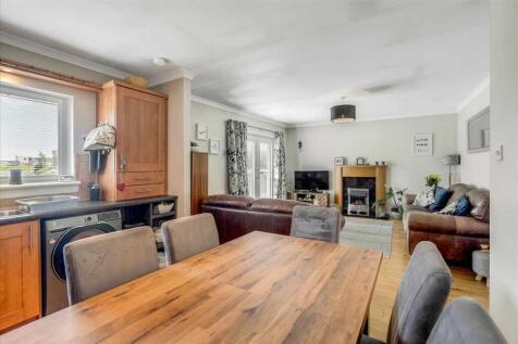 Kitchen Dining (2)