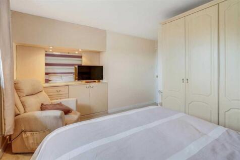 Bedroom One (3)