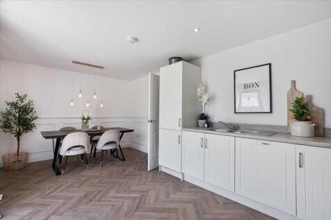 Kitchen Dining (2)