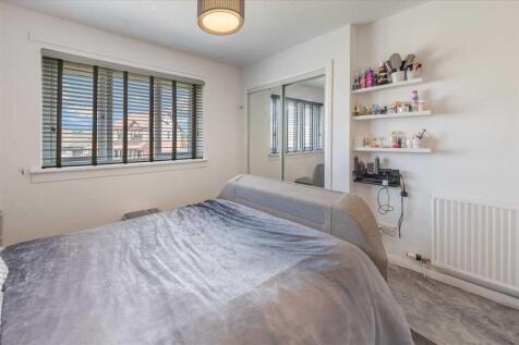 Bedroom One (3)