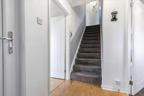 Entrance Hallway (2)