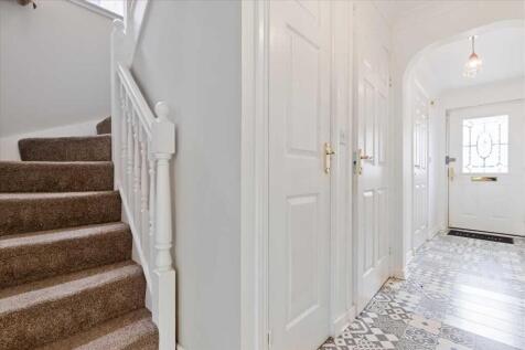 Entrance Hallway (2)
