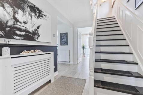 Entrance Hallway (2)