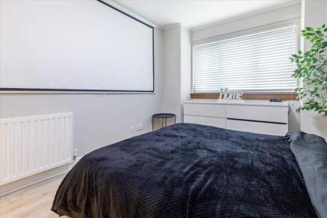 Bedroom One (3)