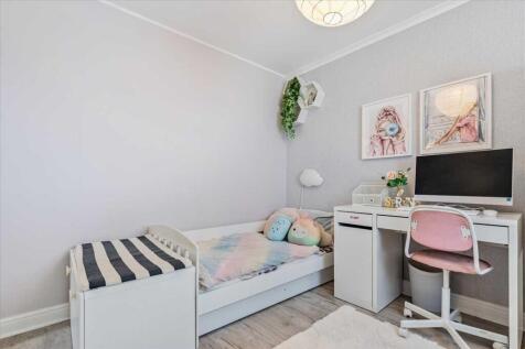 Bedroom Two (2)
