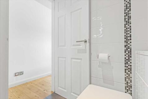 En-Suite (2)