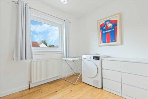 Bedroom Three (1)