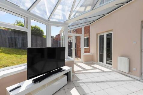 Family Room (3)