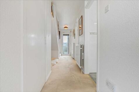 Entrance Hallway (1)