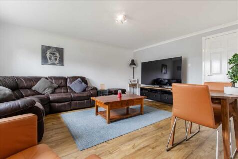 Lounge Dining (2)