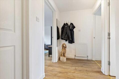 Entrance Hallway (2)