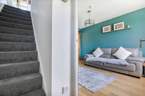 Entrance Hallway (2)