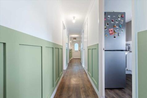 Entrance Hallway (2)
