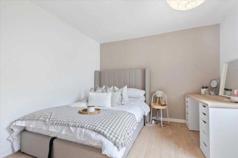 Bedroom One (2)