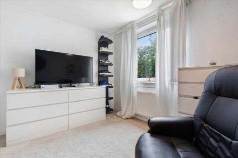 Bedroom Two (2)