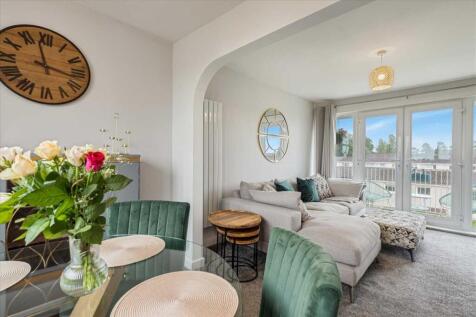 Lounge Dining (4)