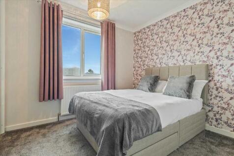 Bedroom One (3)