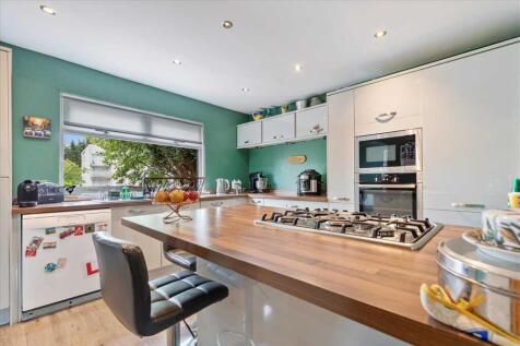 Breakfasting Kitchen