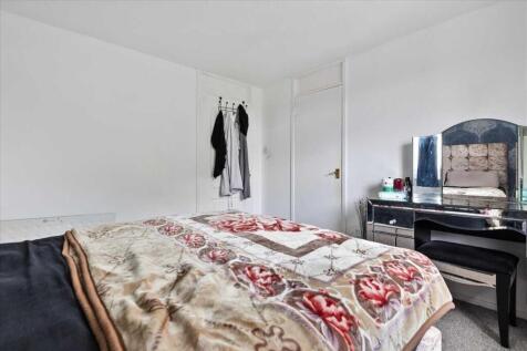Bedroom One (2)