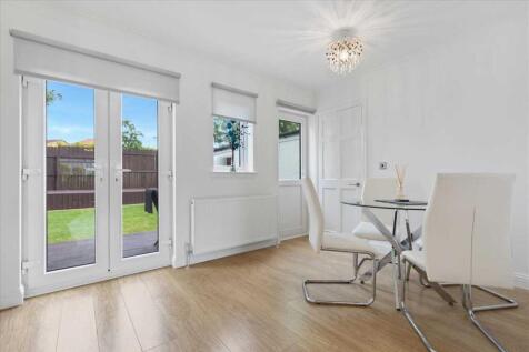 Sitting/Dining Area