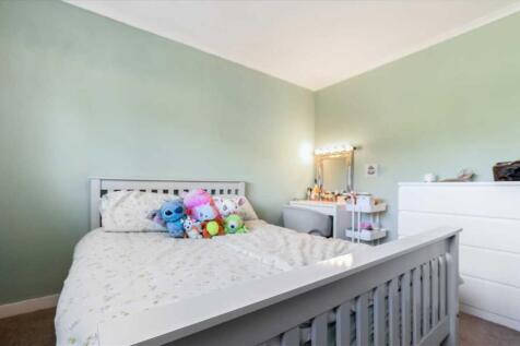 Bedroom Two (2)