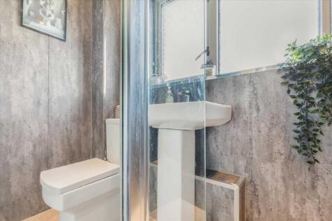 Shower Room (2)
