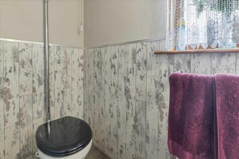 Lower Level WC (1)