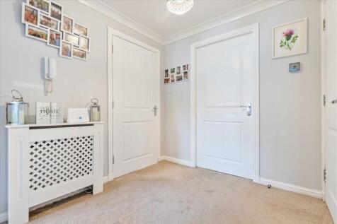 Entrance Hallway (2)