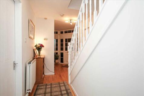 Entrance Hallway (2)