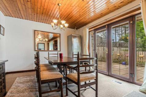 Dining Area (1)