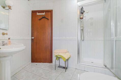 Shower Room (2)