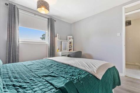 Bedroom One (2)