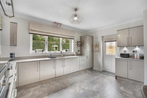 Kitchen Dining (2)